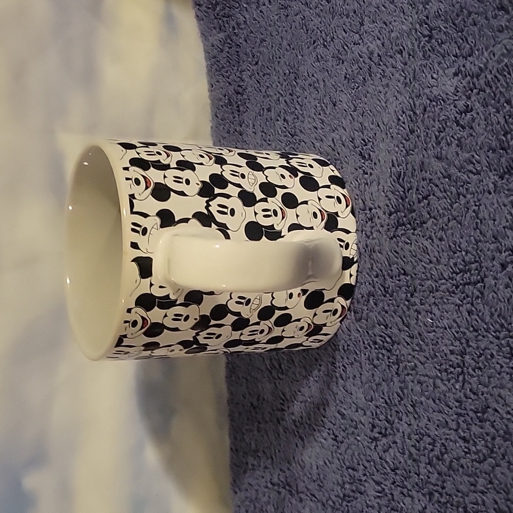 Disney Mickey Mouse 14 oz ceramic mug perfect condition - Picture 2 of 5